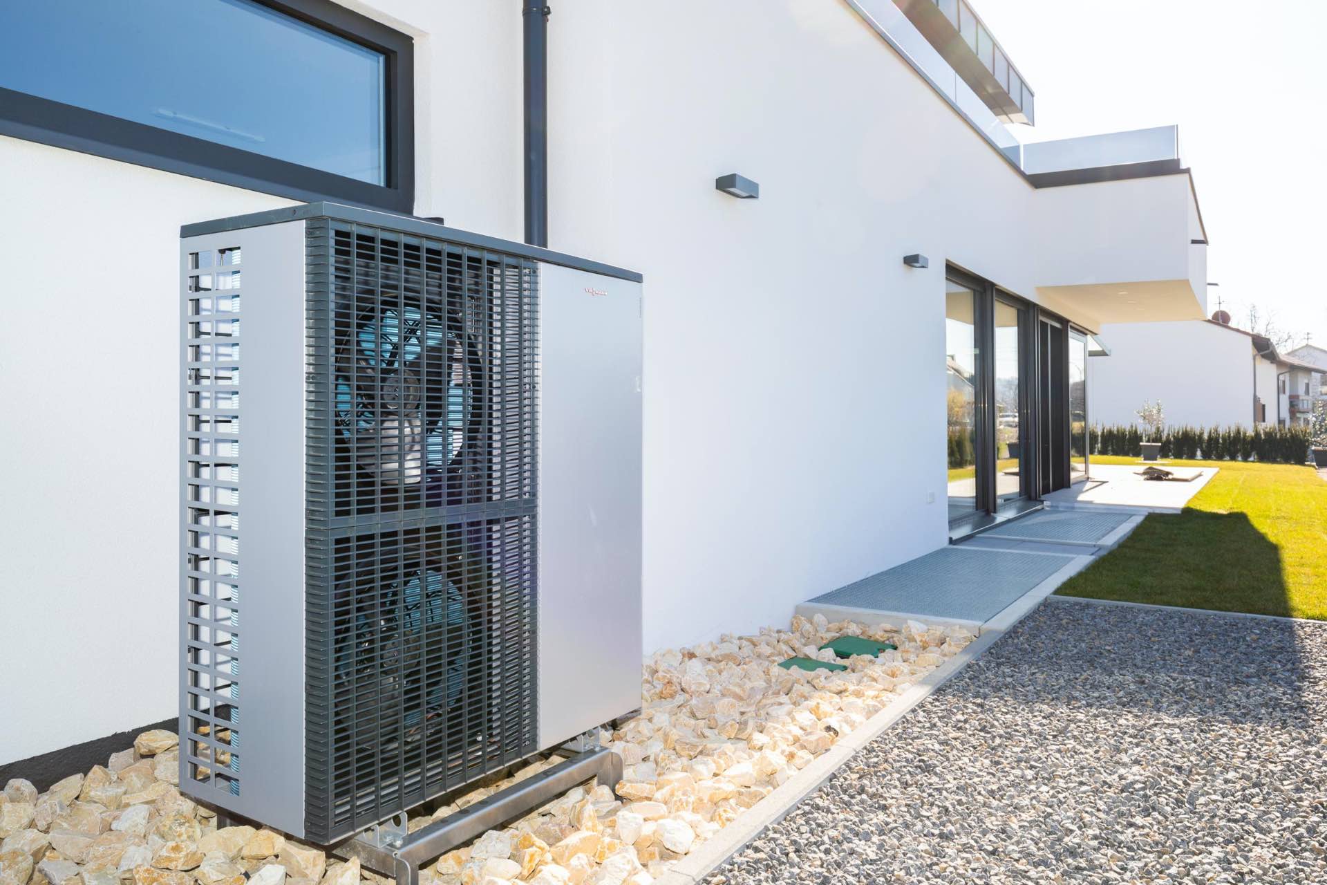 Kälte- und Klimatechnik - modernste Klimaanlagen und Geräte - Effizienz steht an erster Stelle - neue Mitsubishi Klimaanlagen